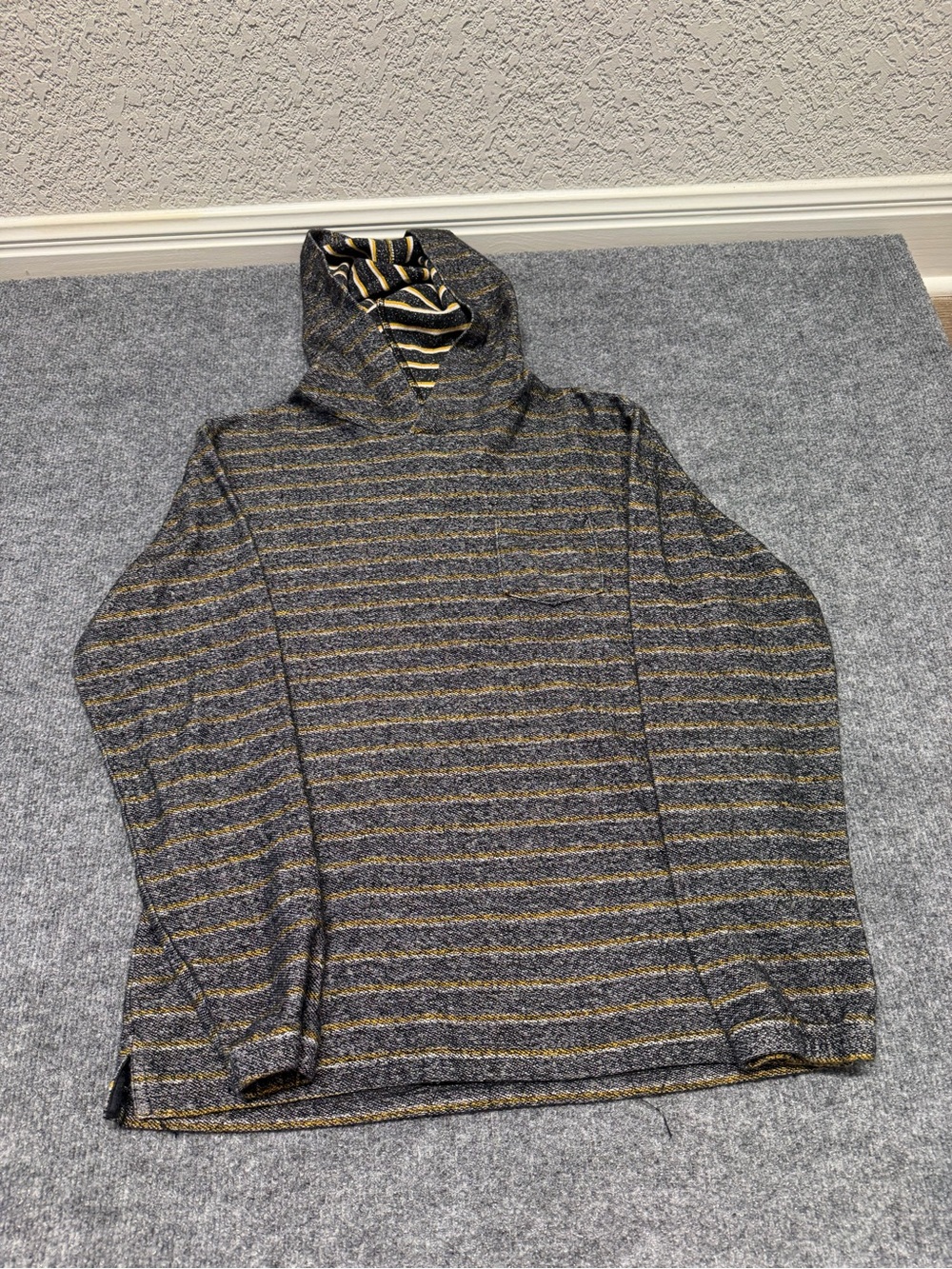 Billabong Men's Gray & Gold Striped Hooded Long-Sleeve Shirt